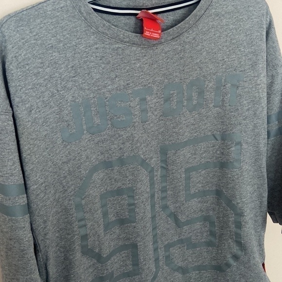 Nike I Grey Top - Picture 2 of 6